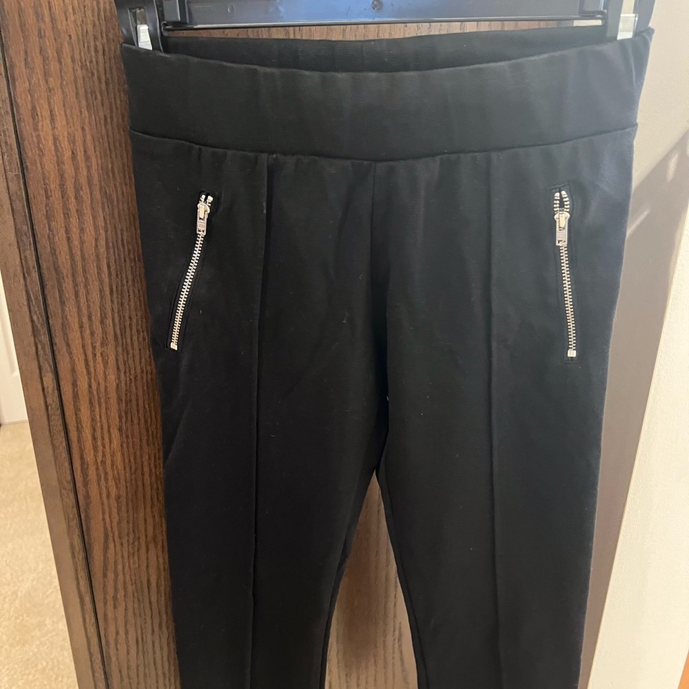 Children’s leggings with zippers